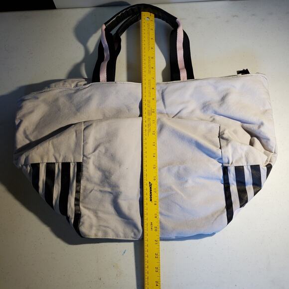 Victoria's Secret Athletic Sport Bag Weekender Overnigh Tote Bag Gray & Black - Picture 8 of 10